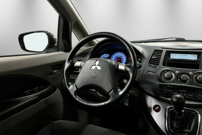 mitsubishi-grandis-diesel-2006-big-19