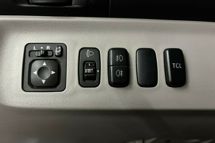 mitsubishi-grandis-diesel-2006-big-23