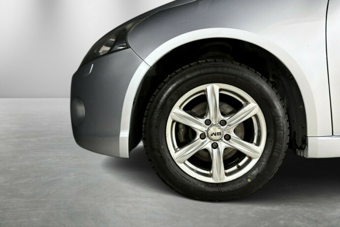 mitsubishi-grandis-diesel-2006-big-3