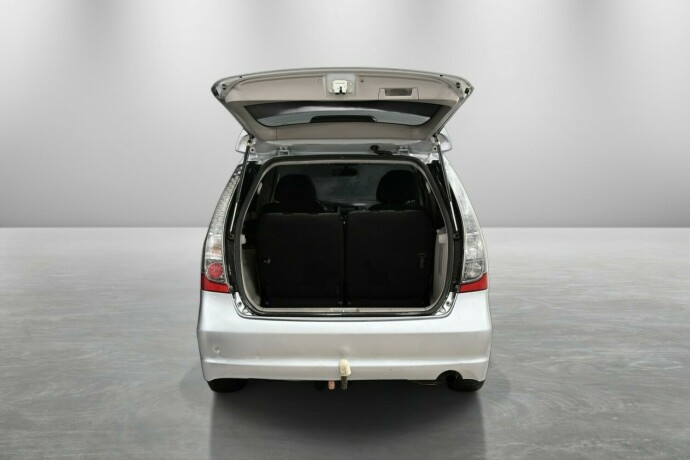 mitsubishi-grandis-diesel-2006-big-12