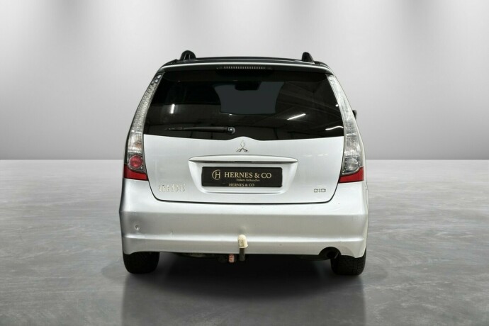 mitsubishi-grandis-diesel-2006-big-9