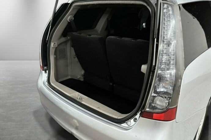 mitsubishi-grandis-diesel-2006-big-13