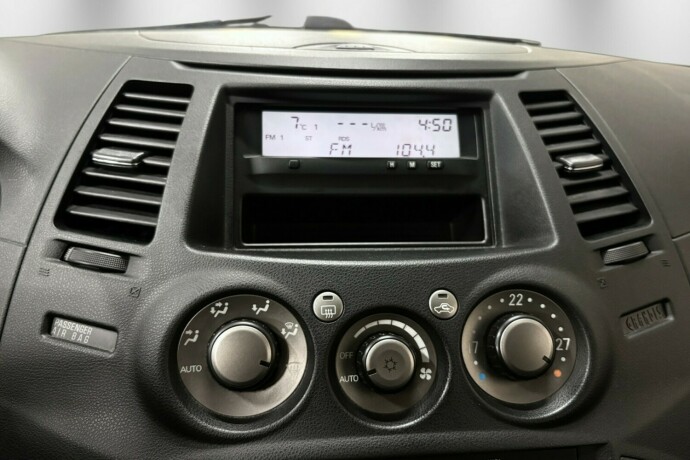 mitsubishi-grandis-diesel-2006-big-25