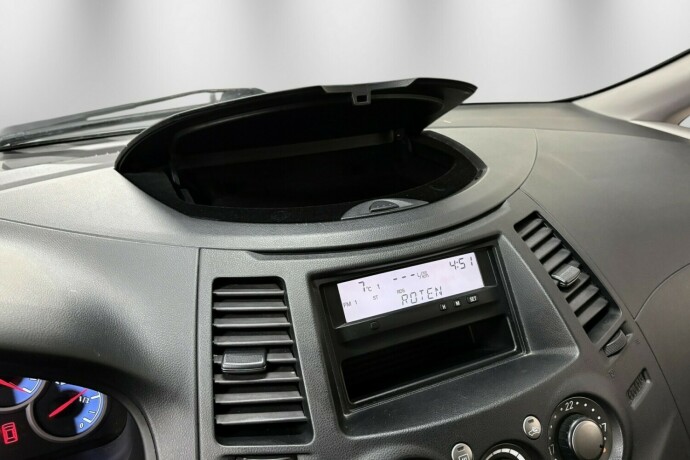 mitsubishi-grandis-diesel-2006-big-24