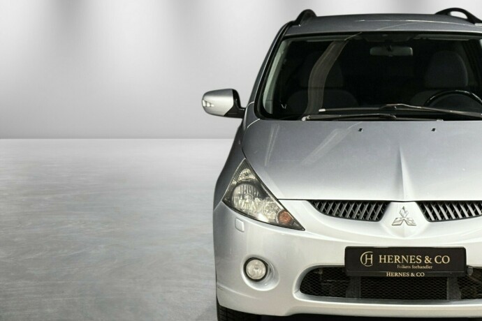 mitsubishi-grandis-diesel-2006-big-5