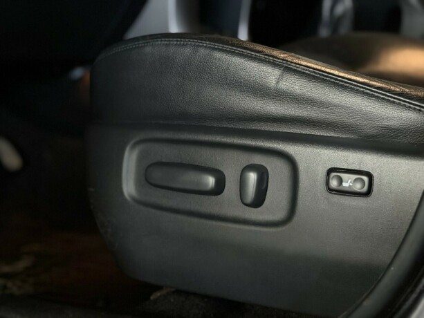 toyota-rav4-bensin-2010-big-12