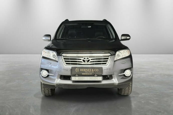 toyota-rav4-bensin-2010-big-3