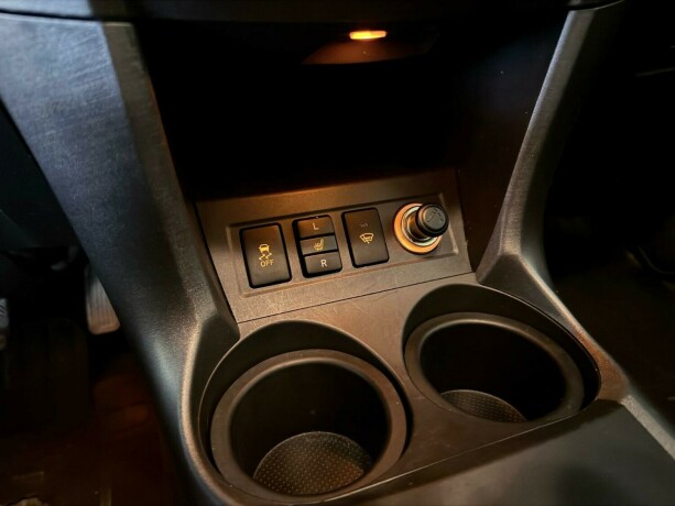 toyota-rav4-bensin-2010-big-18