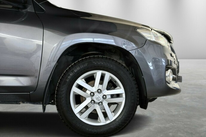 toyota-rav4-bensin-2010-big-5