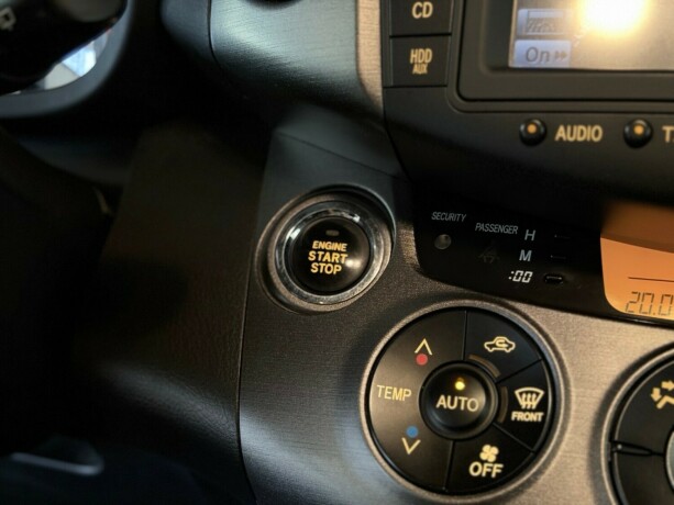 toyota-rav4-bensin-2010-big-17