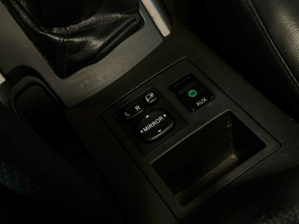 toyota-rav4-bensin-2010-big-20