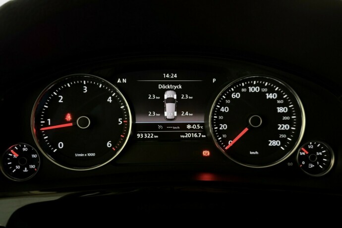 volkswagen-touareg-diesel-2017-big-24