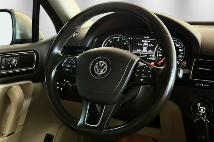 volkswagen-touareg-diesel-2017-big-21