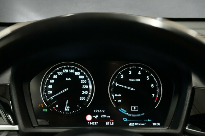 bmw-x1-plug-in-petrol-2021-big-12