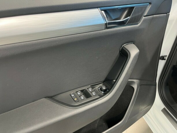 skoda-superb-elektrisitetbensin-2021-big-20