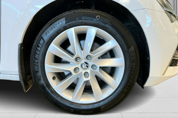 skoda-superb-elektrisitetbensin-2021-big-16