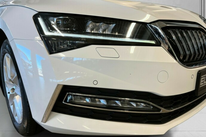 skoda-superb-elektrisitetbensin-2021-big-14