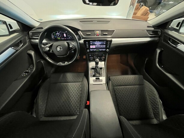 skoda-superb-elektrisitetbensin-2021-big-21