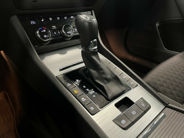 skoda-superb-elektrisitetbensin-2021-big-38