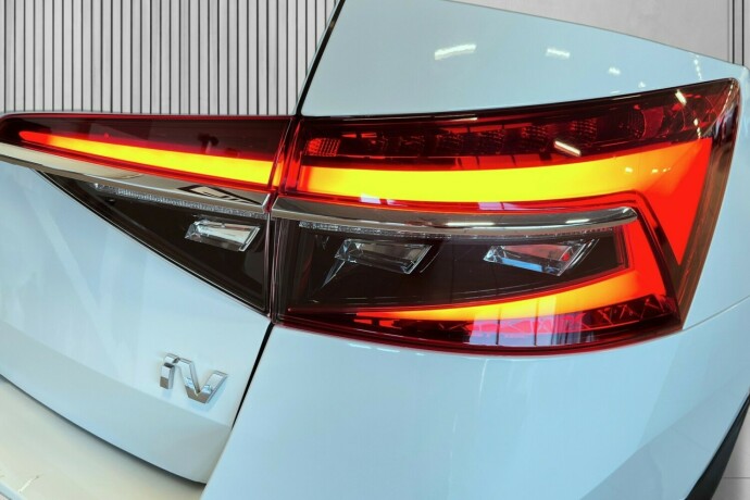 skoda-superb-elektrisitetbensin-2021-big-5