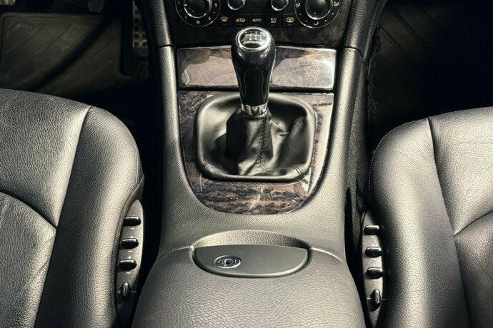 mercedes-benz-clk-bensin-2006-big-16