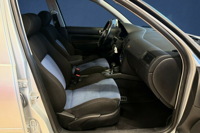 volkswagen-golf-bensin-2001-big-11