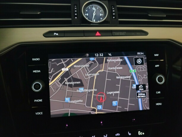 volkswagen-passat-plug-in-petrol-2018-big-31