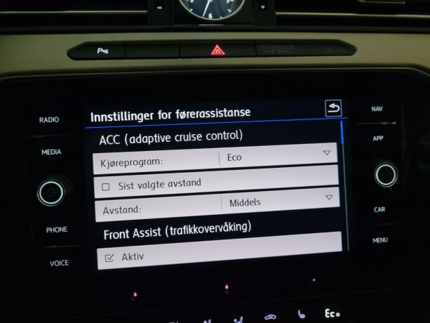 volkswagen-passat-plug-in-petrol-2018-big-37