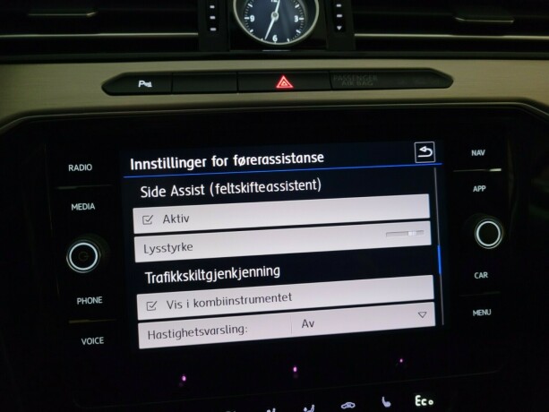 volkswagen-passat-plug-in-petrol-2018-big-39