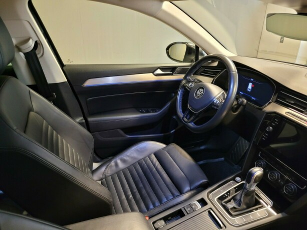 volkswagen-passat-plug-in-petrol-2018-big-14