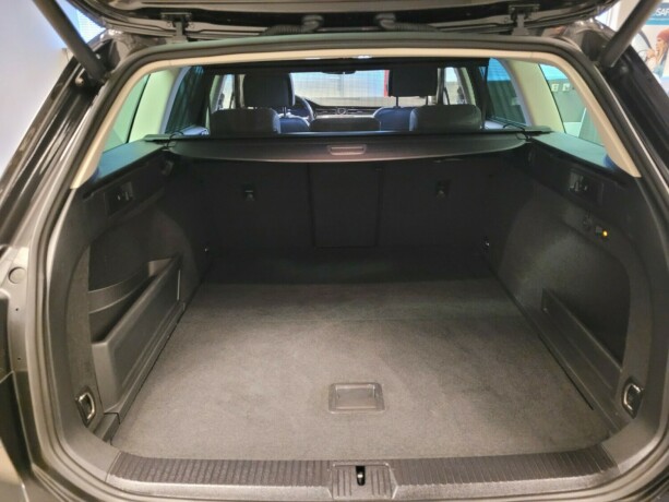 volkswagen-passat-plug-in-petrol-2018-big-18