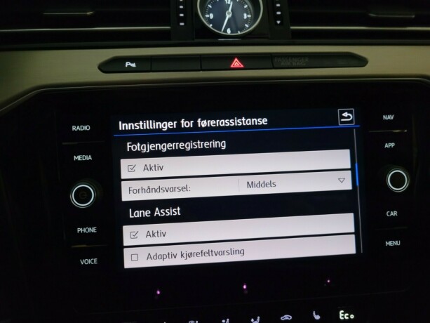 volkswagen-passat-plug-in-petrol-2018-big-38