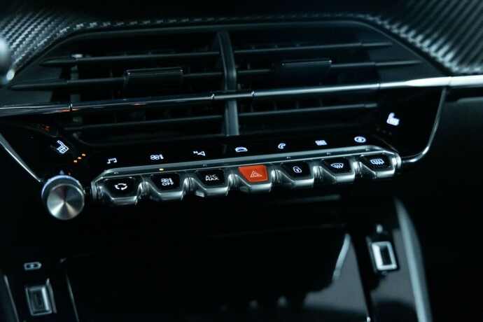 peugeot-208-elektrisitet-2021-big-18