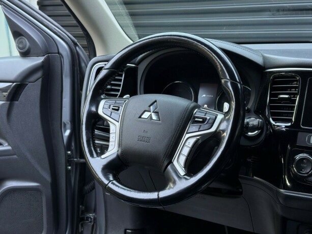 mitsubishi-outlander-elektrisitetbensin-2018-big-13