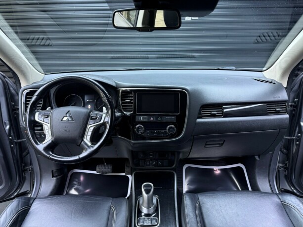 mitsubishi-outlander-elektrisitetbensin-2018-big-10