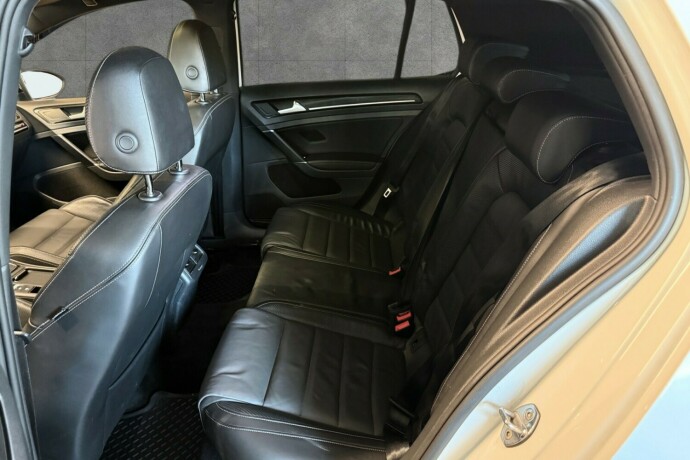 volkswagen-golf-bensin-2017-big-21