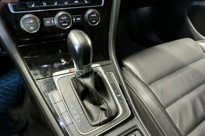 volkswagen-golf-bensin-2017-big-13