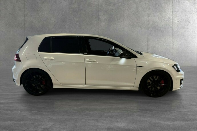 volkswagen-golf-bensin-2017-big-2