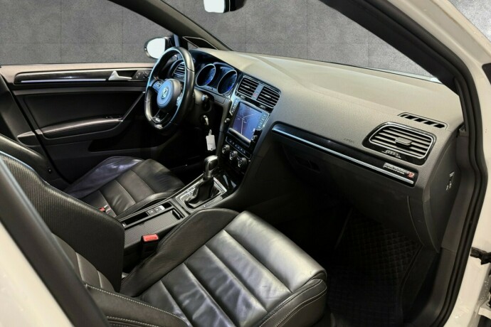 volkswagen-golf-bensin-2017-big-25