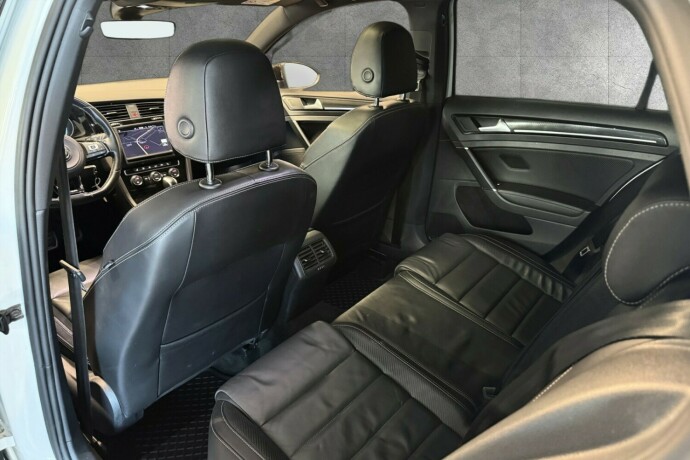 volkswagen-golf-bensin-2017-big-22