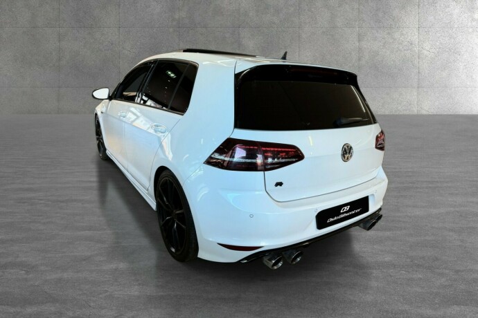 volkswagen-golf-bensin-2017-big-3