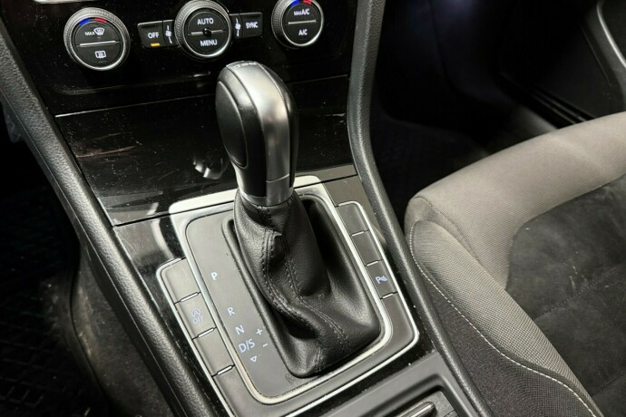 volkswagen-golf-diesel-2017-big-19