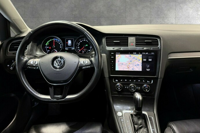 volkswagen-golf-elektrisitet-2020-big-11