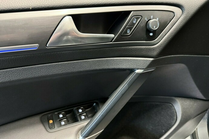 volkswagen-golf-elektrisitet-2020-big-16