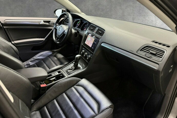 volkswagen-golf-elektrisitet-2020-big-26