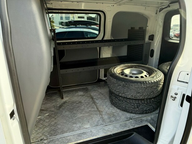 peugeot-expert-diesel-2020-big-12