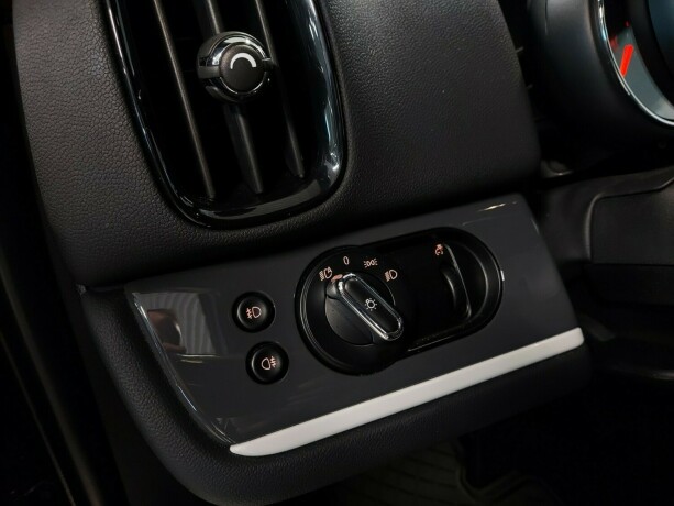 mini-countryman-elektrisitetbensin-2019-big-28