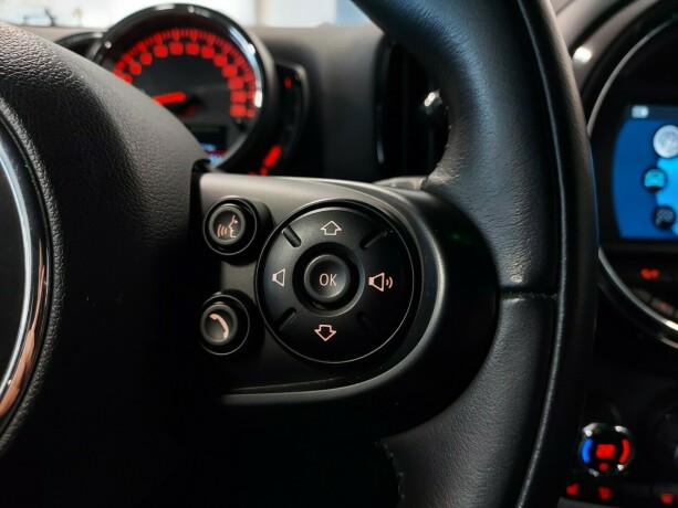 mini-countryman-elektrisitetbensin-2019-big-32