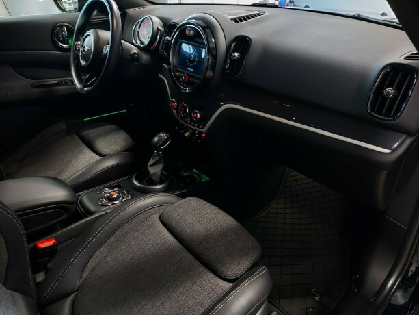 mini-countryman-elektrisitetbensin-2019-big-20