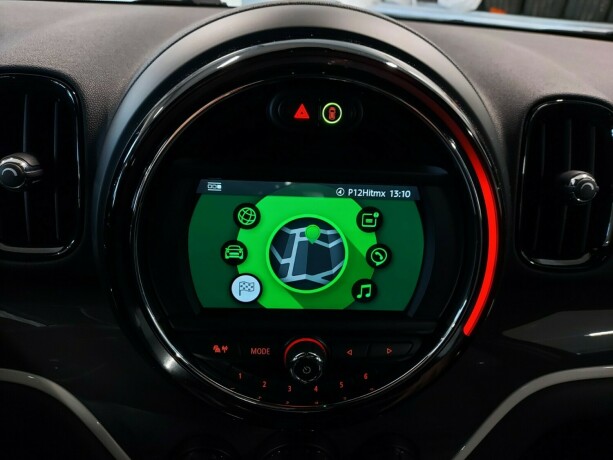 mini-countryman-elektrisitetbensin-2019-big-37